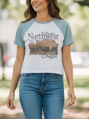 Pacific Northwest Smith Rock Raglan Tee - Light Blue/White - Unbranded